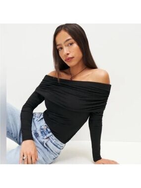 Reformation - Florentina Shoulder Long Sleeve Slim Fit Top - Black - Size Small